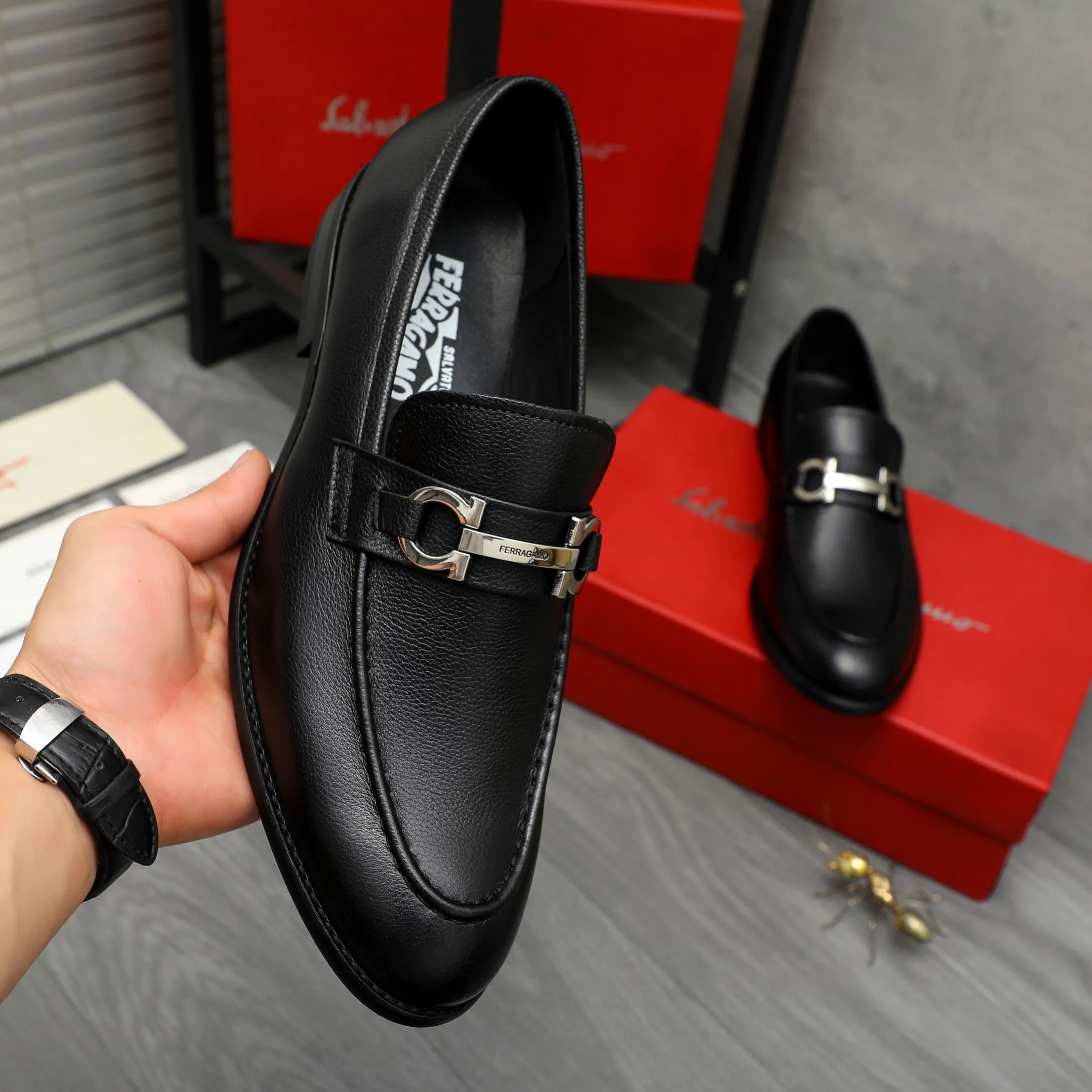 Men's shoes 💰420 Product trademark: Ferragamo " Ferragamo ] Business slip-on leather shoes Regular size: 39-45 (38.46 custom-made, non-refundable) Product materials: Selected small pebbled cowhide upper, sheepskin lining, original rubber outsole